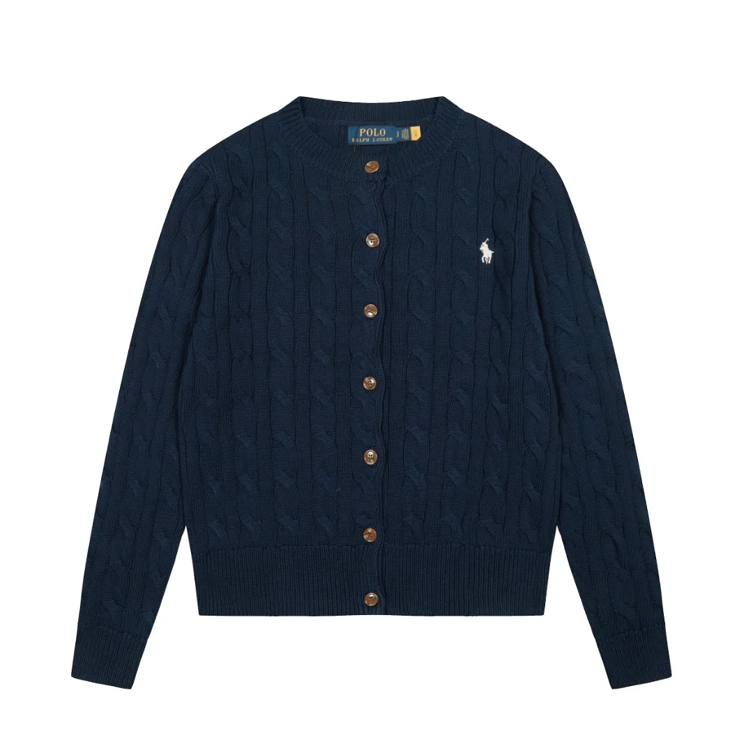 P230 Top quality" Style number: DS006# (not off the shelves all year round) [Ralph Lauren round neck solid color pony embroidery logo twist knitted cardigan] ✅Ralph Lauren Ralph Lauren classic basic versatile knitted cardigan jacket for all seasons ✅Main supplier platform live broadcast Wholesale entity Replacement if out of stock Not off the shelf ✅ZP quality 1:1 version Scan the code to enter the GF website Counter quality ✅Detailed quality The only one in Guangzhou Imported quality cotton yarn Focus on high-end, cost-effective, and good quality. Needless to say, the version is restored to the original version. The maximum size can be worn up to 160 pounds. Loose, comfortable and stress-free. ✅The upper body is simple and easy to match. A must-have for goddess ootd. Good-looking clothes are never picky. Must-have items in goddess wardrobe. Size: S- Navy blue white label Navy blue red label